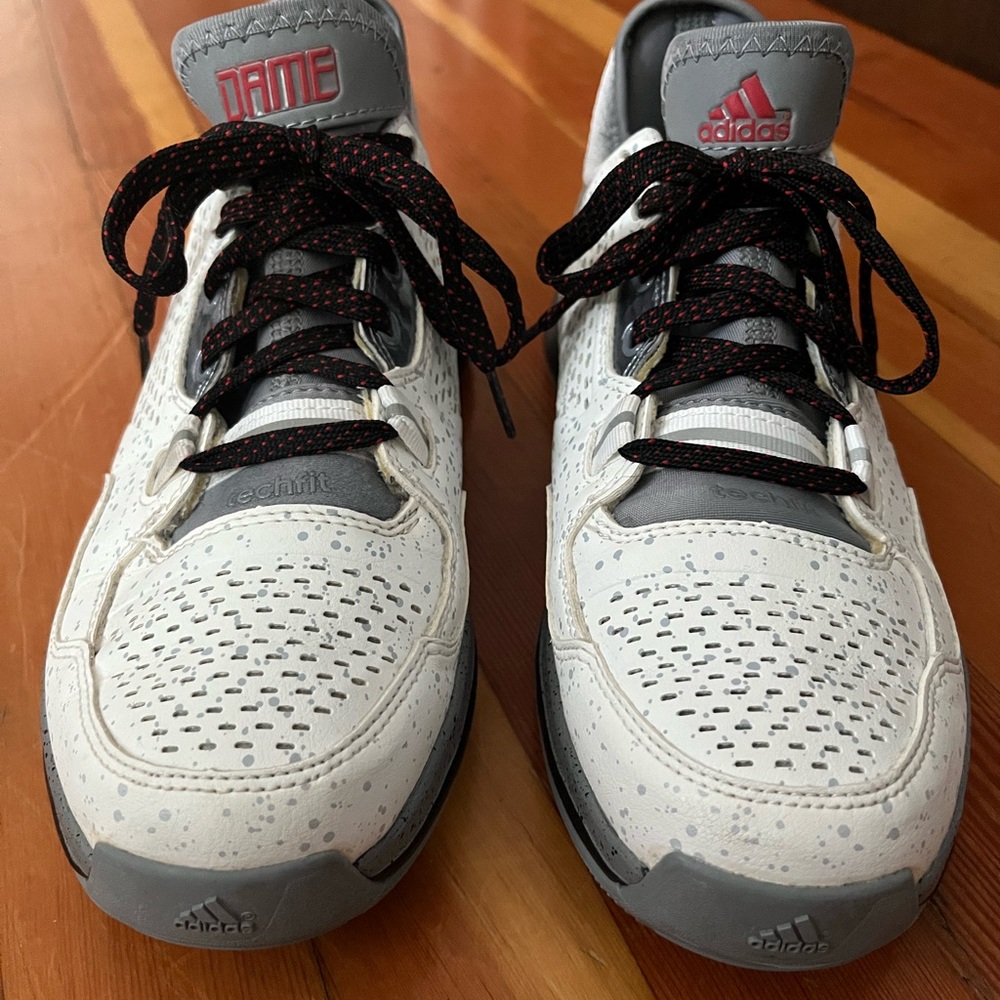 Rare Damian Lilliard Addidas, size 7 men’s.